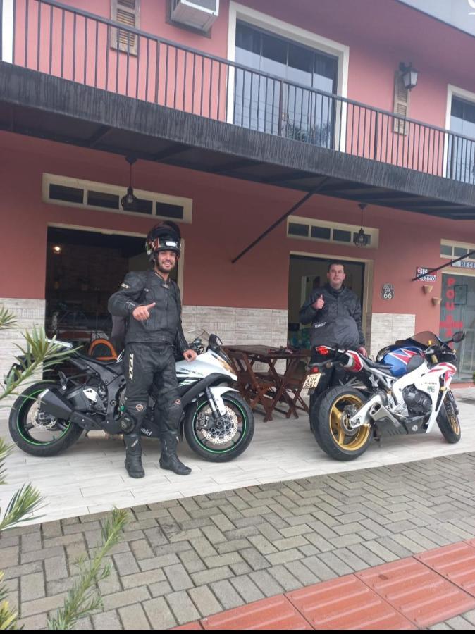 Pousada Mar E Moto กัวราตูบา ภายนอก รูปภาพ